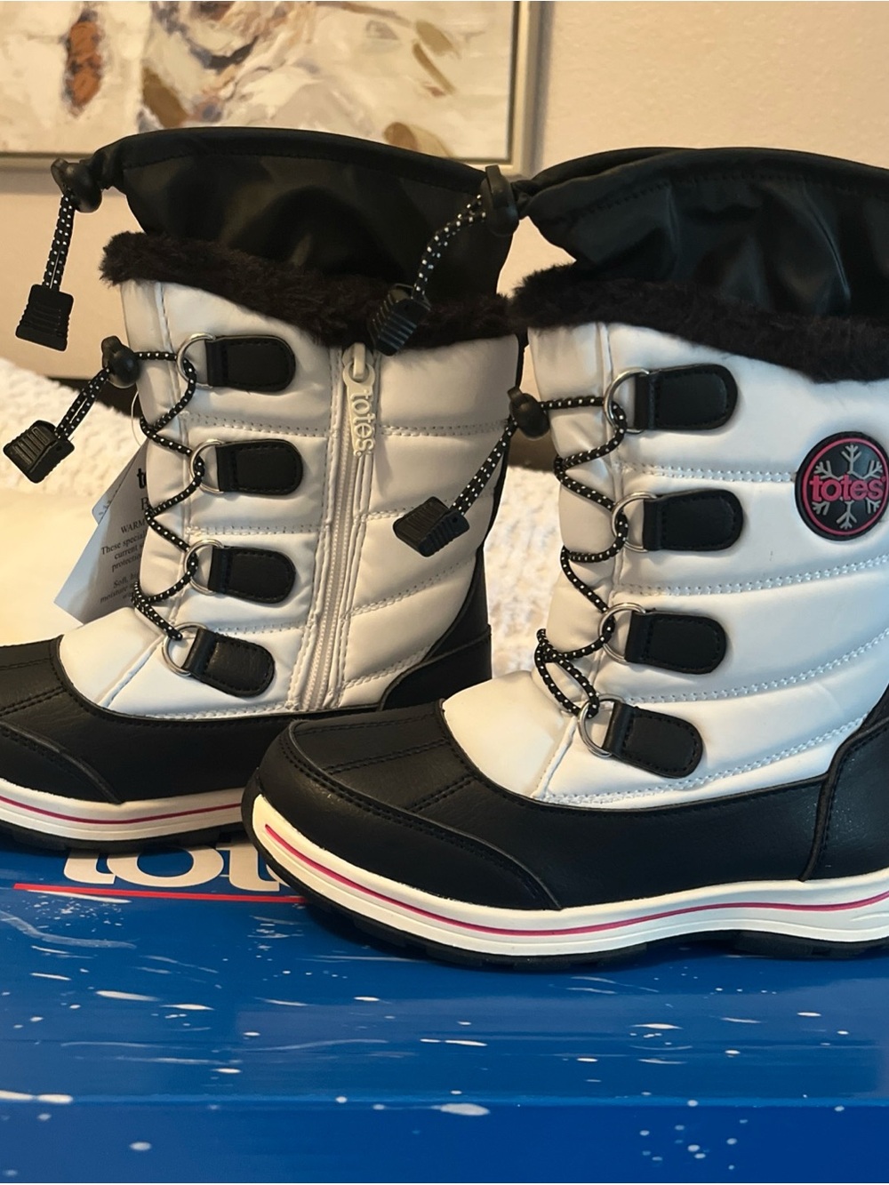 totes Kids White and Black Snow Boots with Faux Fur Cuff